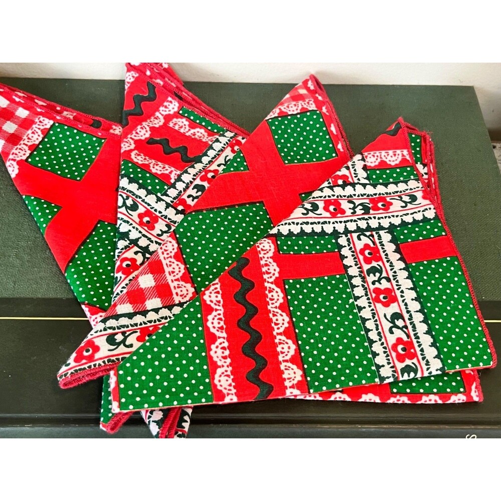 Vintage Red White & Green Handmade Napkins 4 (NEW) Farmhouse Country Feel 14.5"